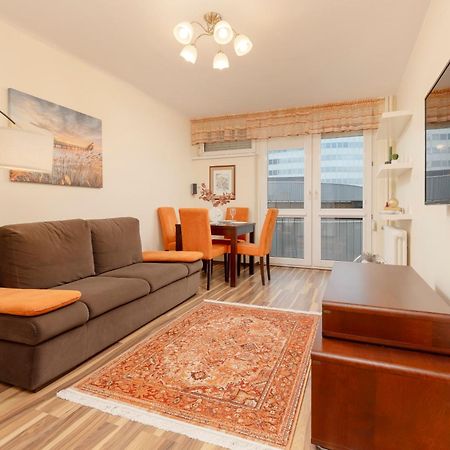 Bright & Cozy Apartments In The City Center By Noclegi Renters Varsó Kültér fotó